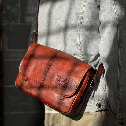 Elegant Leather Messenger Bag™